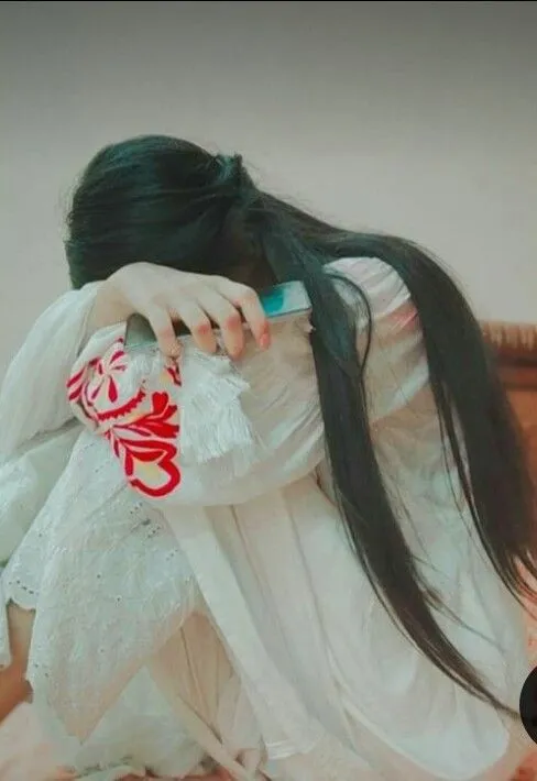 Alone Sad Girl Dp For Facebook