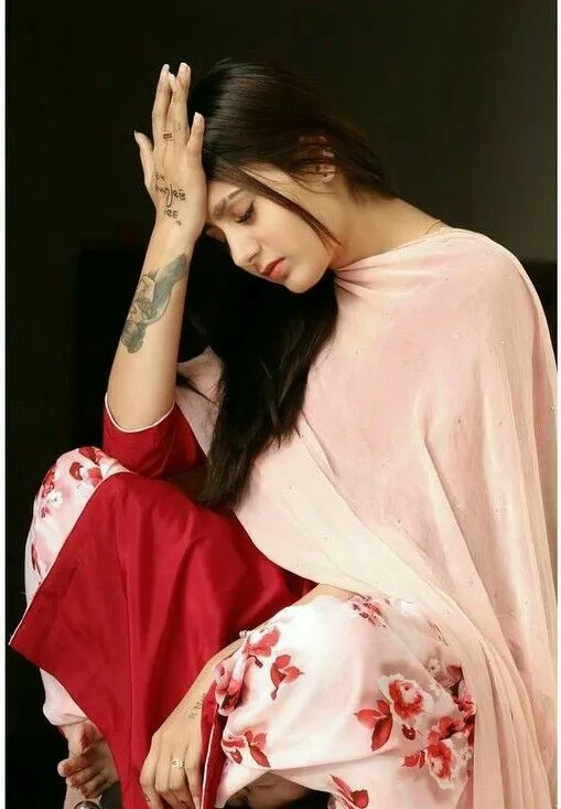 Alone Sad Girl Dp For Facebook