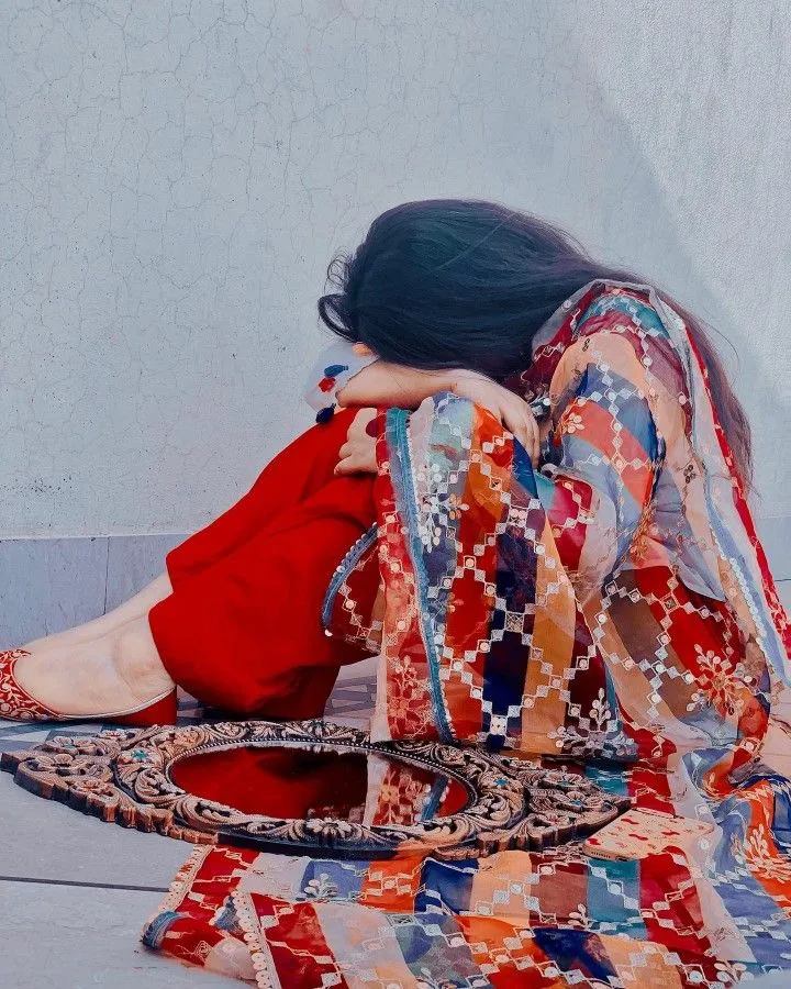 Alone Sad Girl Dp For Facebook