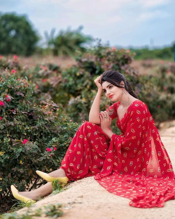 Alone Sad Girl Dp For Facebook