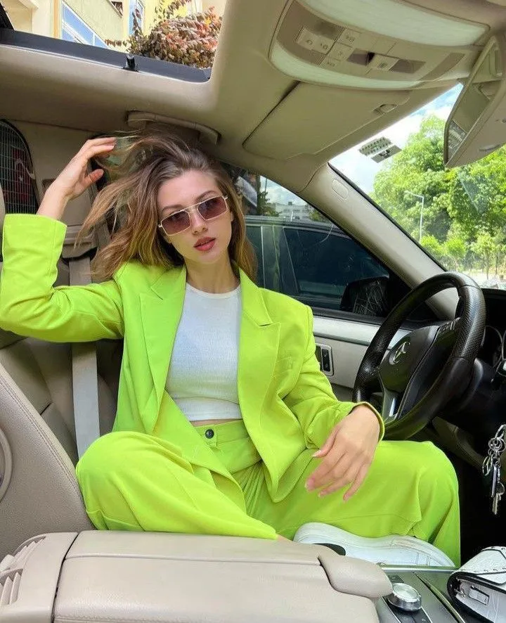 Attitude Stylish Girl Pic