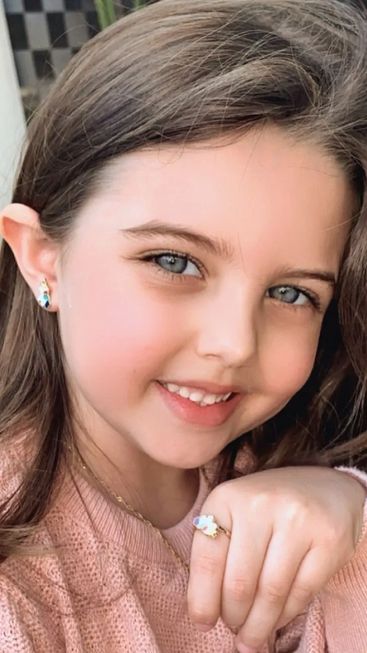 Smile Cute Baby Girl Pic